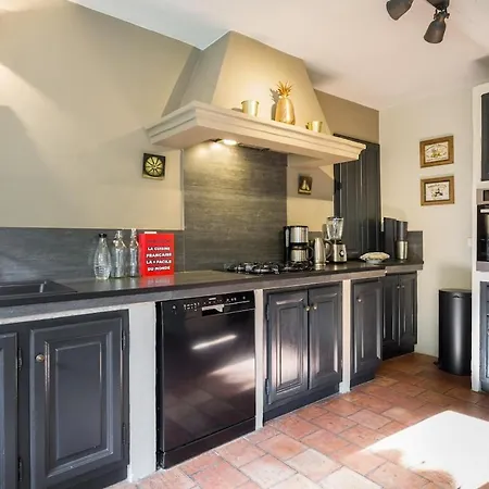 18th Century House In Quiet Hamlet With Pool House Holiday home